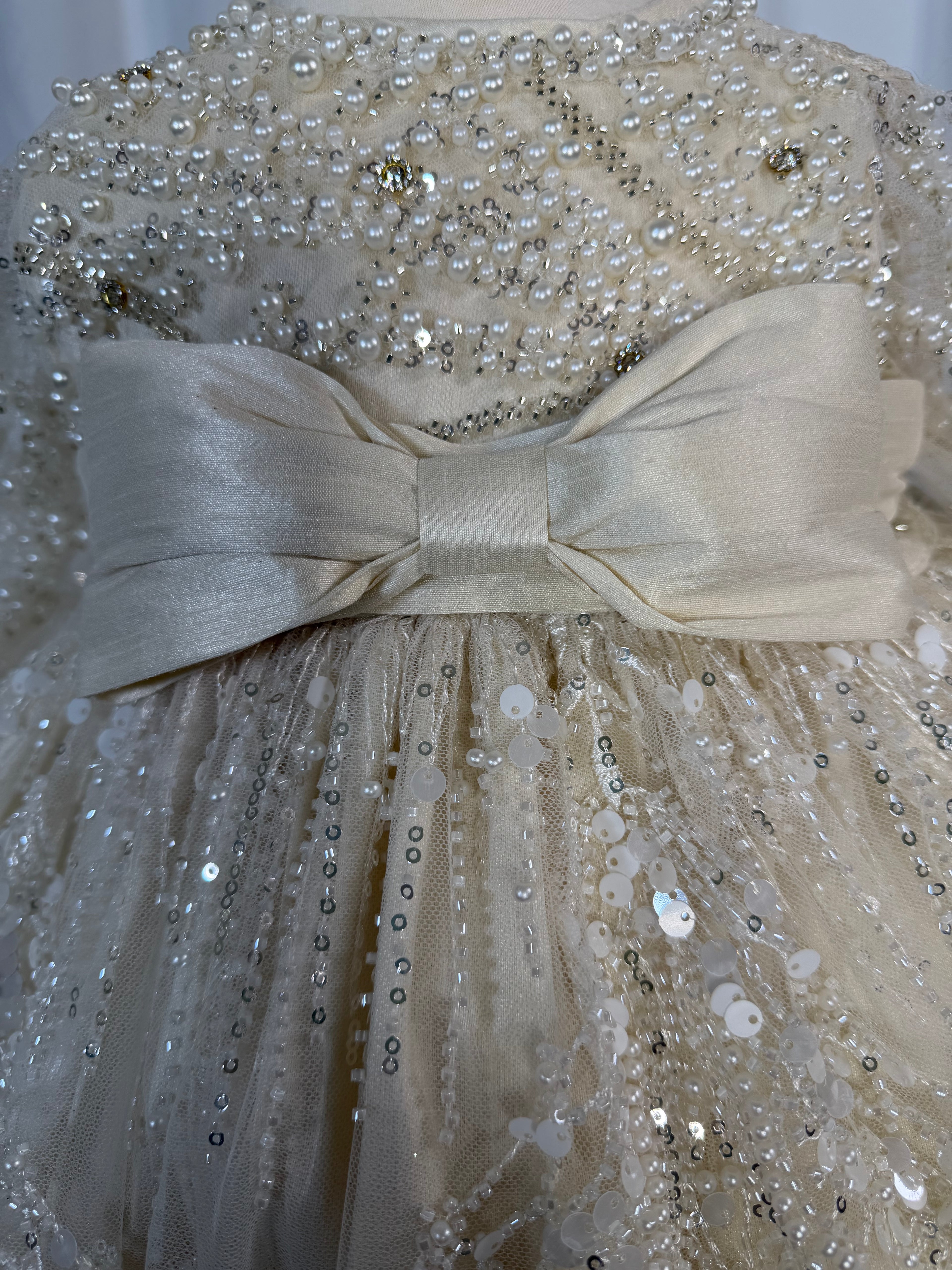 Ropon Celeste tono Champagne / Celest Baptism Dress in Champagne