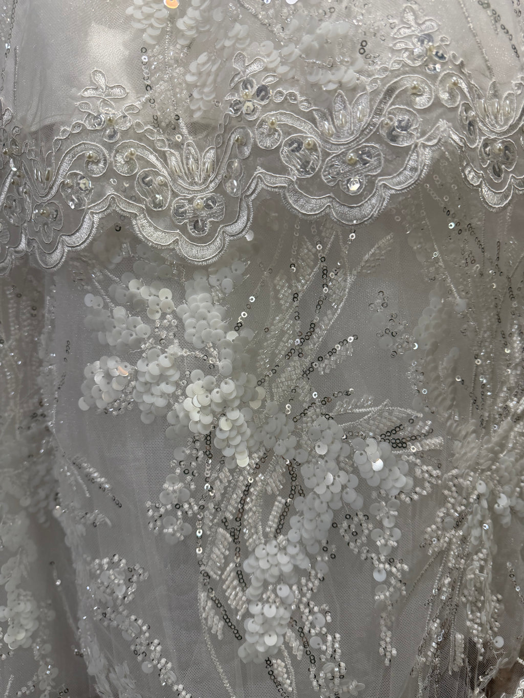 Ropon Reyna en tono Perla / Reyna Baptism Dress in Creamy Ivory