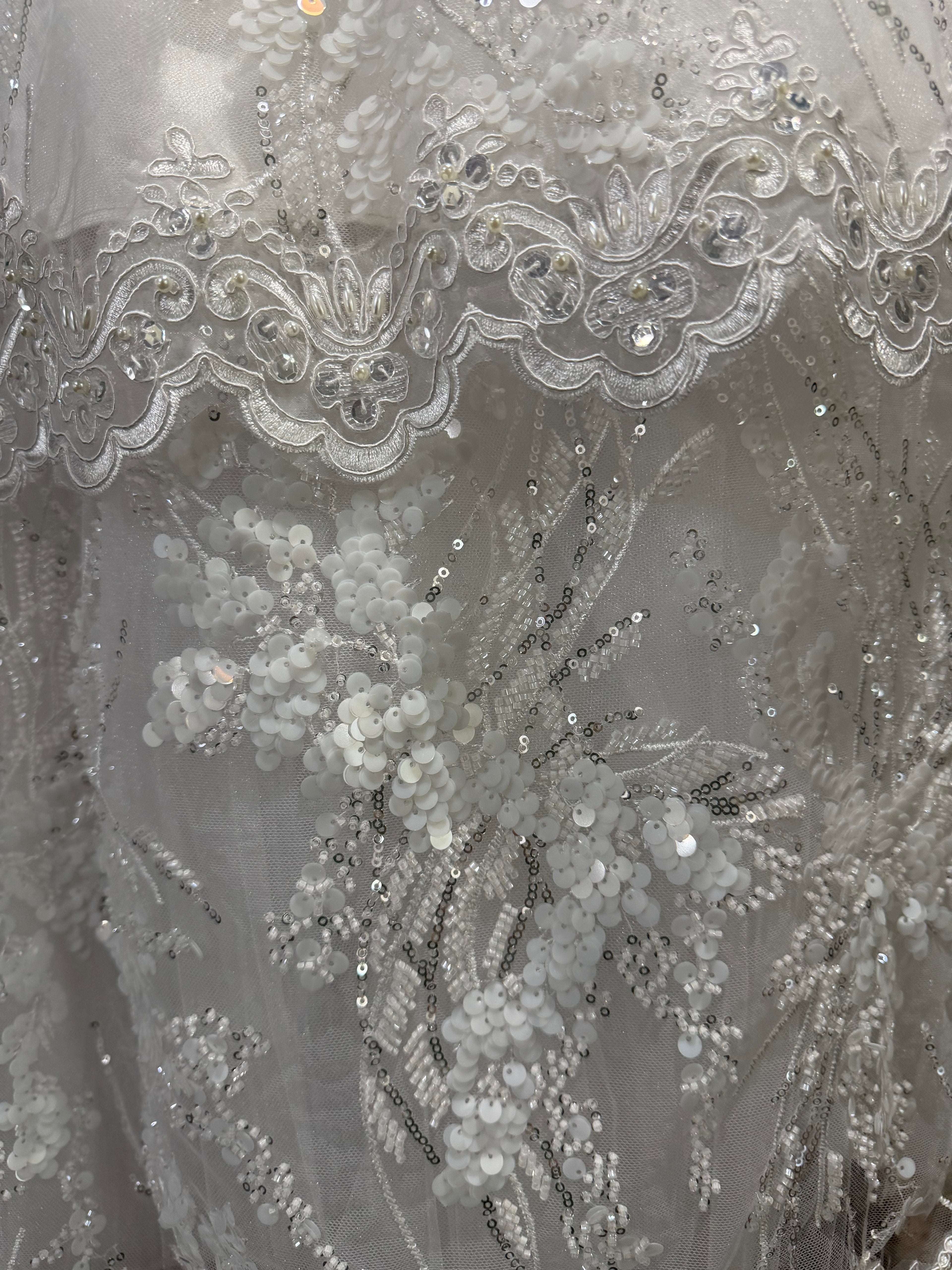 Ropon Reyna en tono Perla / Reyna Baptism Dress in Creamy Ivory