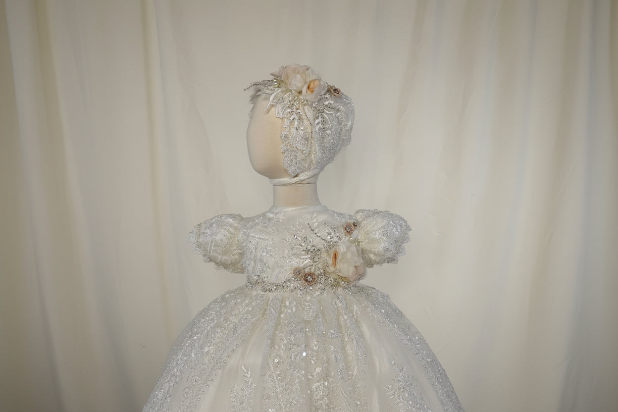 Ropon Juliette en tono Perla / Juliette Baptism Dress in Creamy Ivory