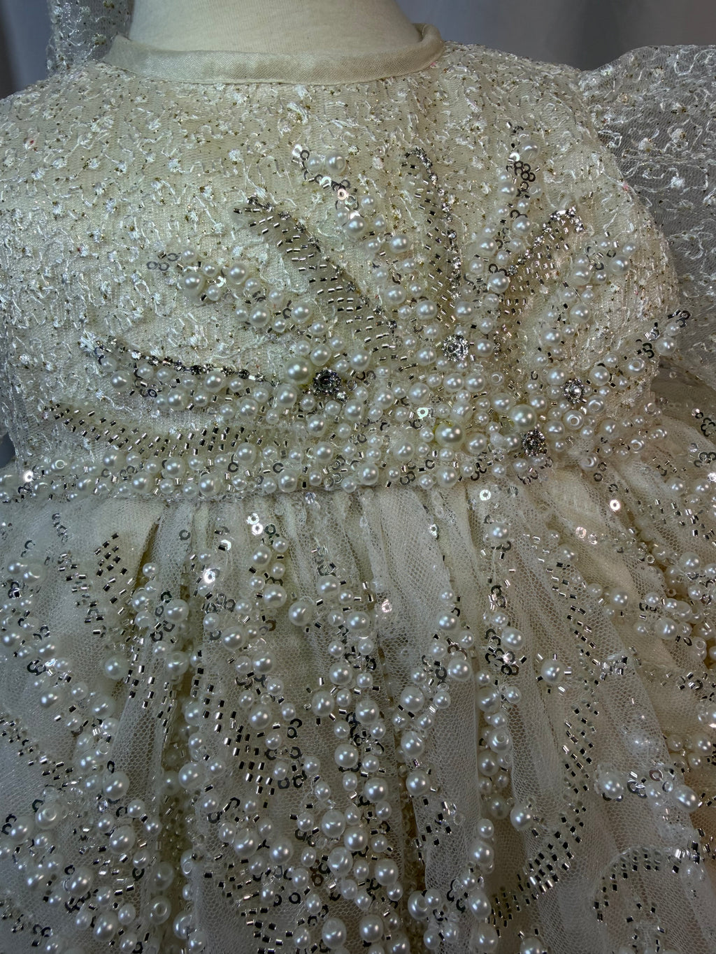 Ropon Jazmin tono champagne / Jazmin Baptism Dress in Champagne