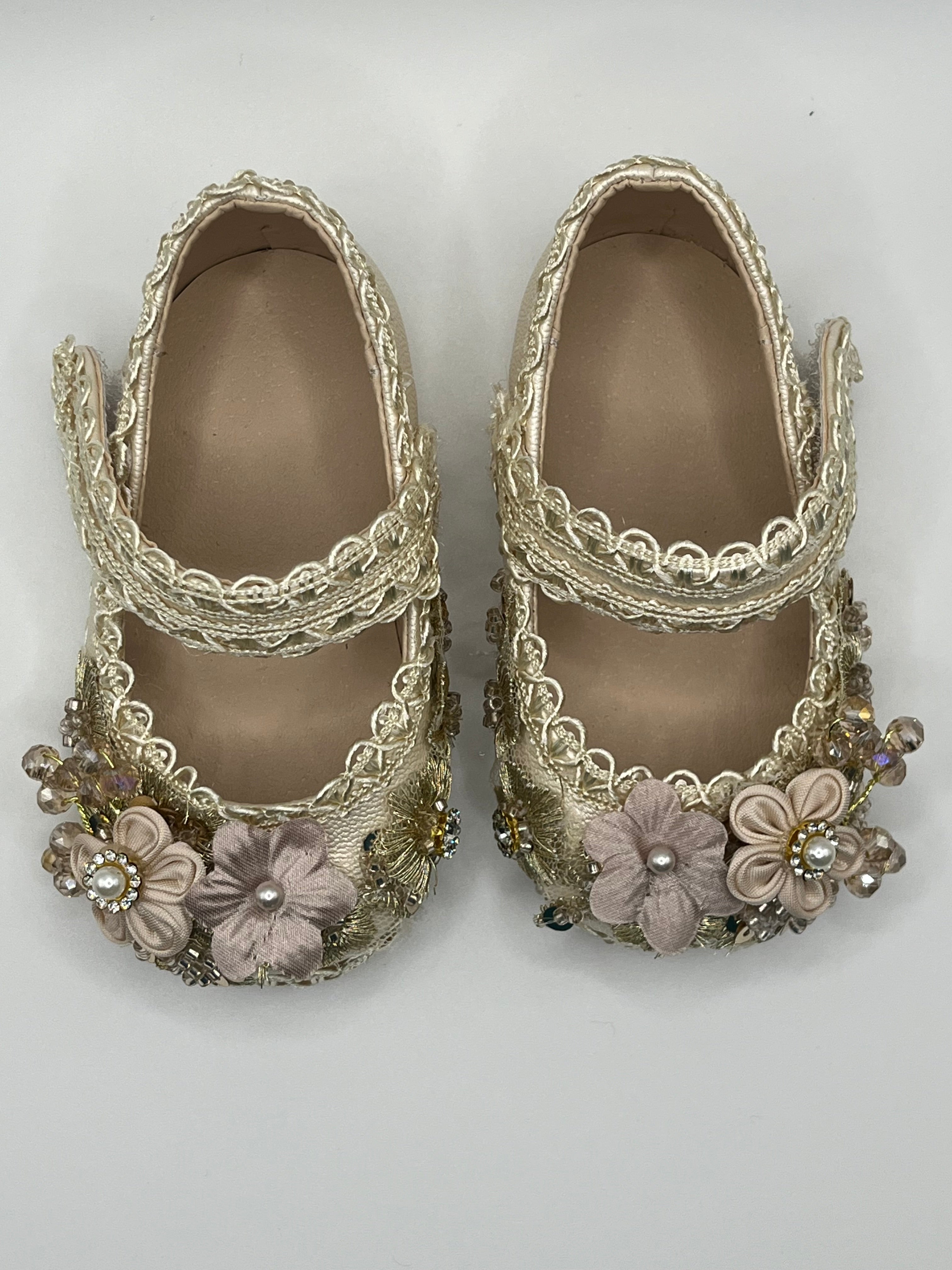Girls’ Champagne Shoes /Zapatos Champagne Niña