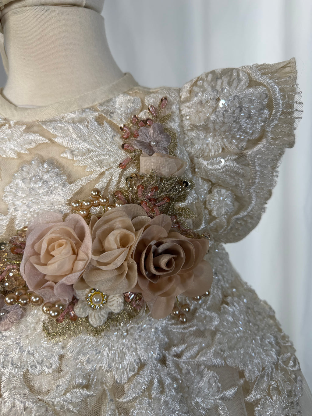 Ropon Emilia tono Champagne/Emilia Baptism Dress in Champagne