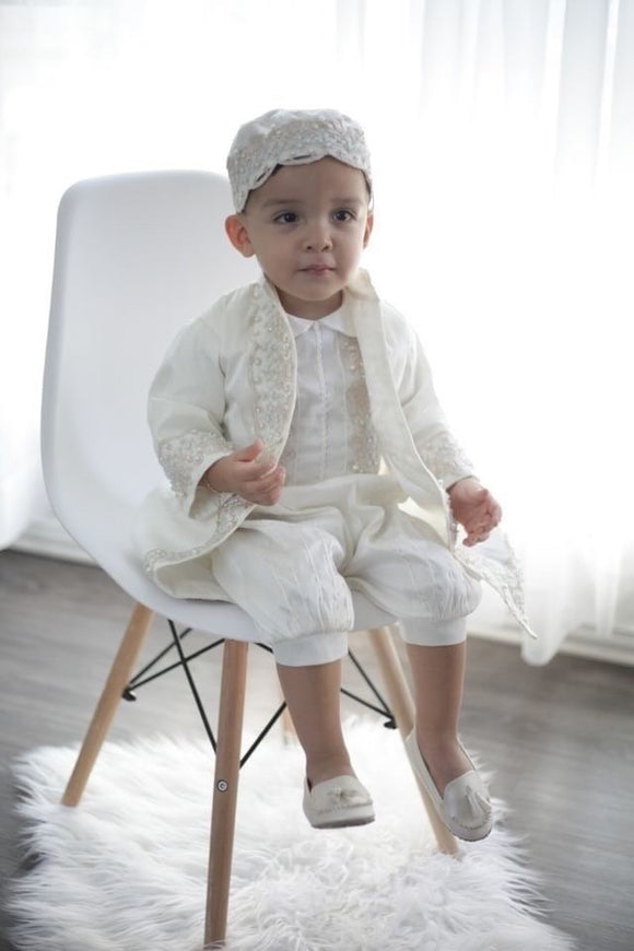 Maximiliano boy outfit in ivory with blue stones